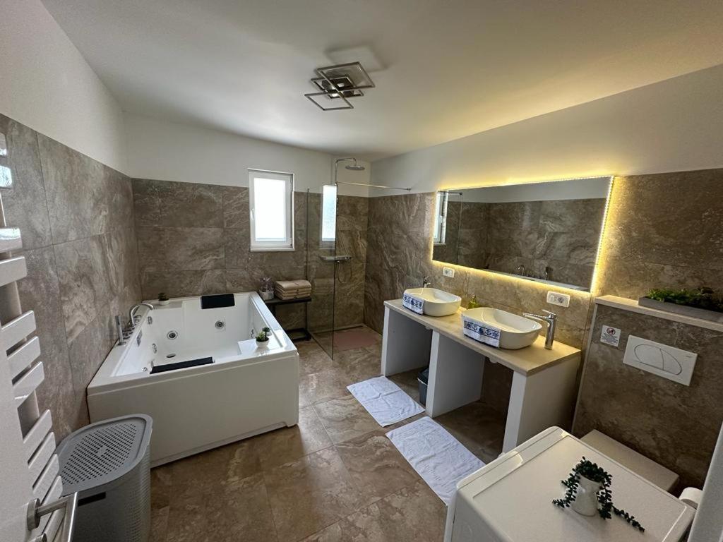 Villa Green Hill, Cista Velika, Imotski Omis Bagian luar foto